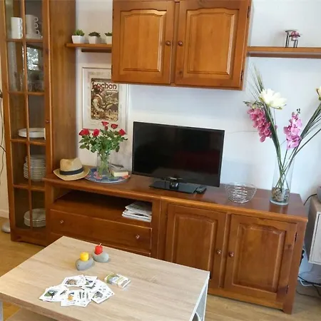 Luchon: 2 Proche Thermes, Balcon, Parking, Wifi - Animaux <10kg Acceptes - Fr-1-313-186 * Bagneres-de-Luchon