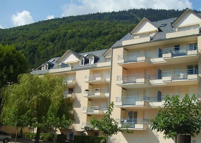 Luchon: 2 Proche Thermes, Balcon, Parking, Wifi - Animaux <10kg Acceptes - Fr-1-313-186 Апартаменты Bagneres-de-Luchon